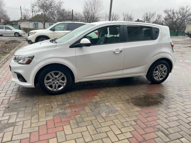 Белый Шевроле Соник, объемом двигателя 1.8 л и пробегом 114 тыс. км за 7800 $, фото 4 на Automoto.ua