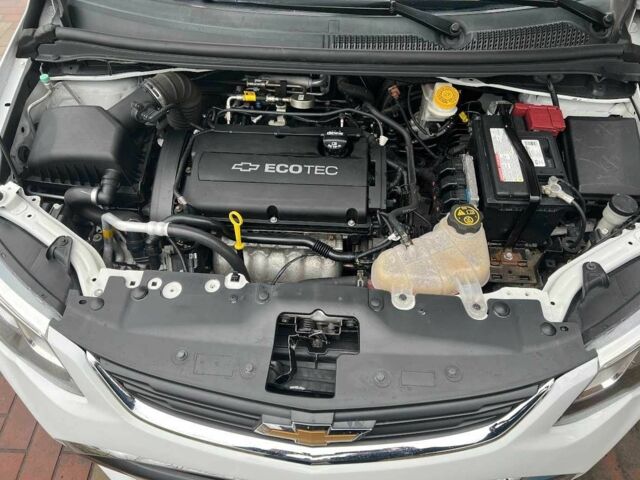 Белый Шевроле Соник, объемом двигателя 1.8 л и пробегом 114 тыс. км за 7800 $, фото 8 на Automoto.ua