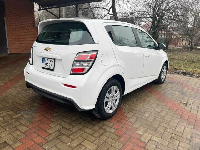 Белый Шевроле Соник, объемом двигателя 1.8 л и пробегом 114 тыс. км за 7800 $, фото 7 на Automoto.ua