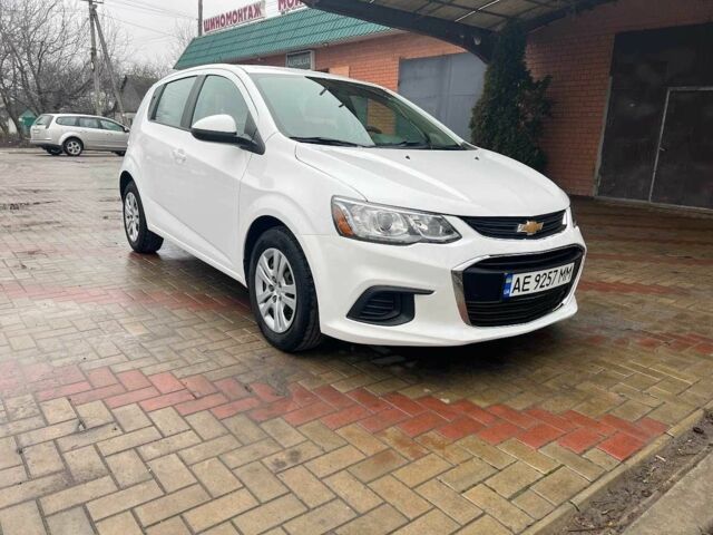 Белый Шевроле Соник, объемом двигателя 1.8 л и пробегом 114 тыс. км за 7800 $, фото 2 на Automoto.ua