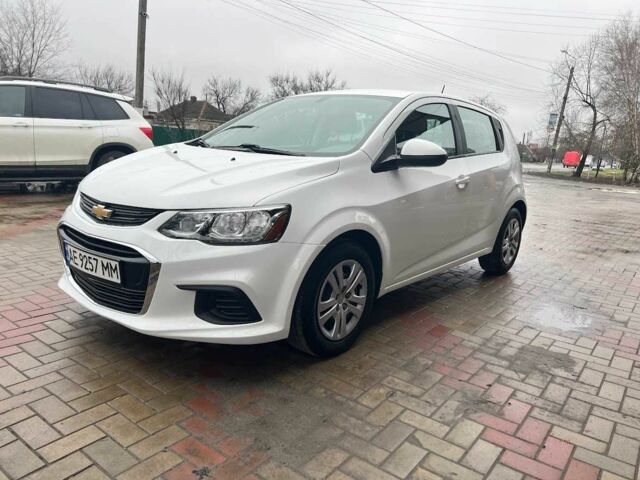 Белый Шевроле Соник, объемом двигателя 1.8 л и пробегом 114 тыс. км за 7800 $, фото 3 на Automoto.ua