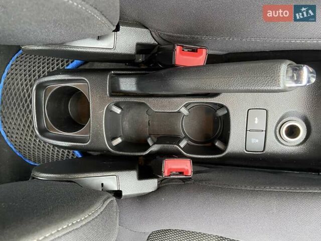 Білий Шевроле Сонік, об'ємом двигуна 1.8 л та пробігом 224 тис. км за 7000 $, фото 17 на Automoto.ua