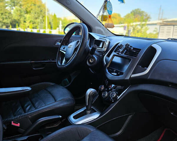 Черный Шевроле Соник, объемом двигателя 1.36 л и пробегом 144 тыс. км за 7500 $, фото 12 на Automoto.ua