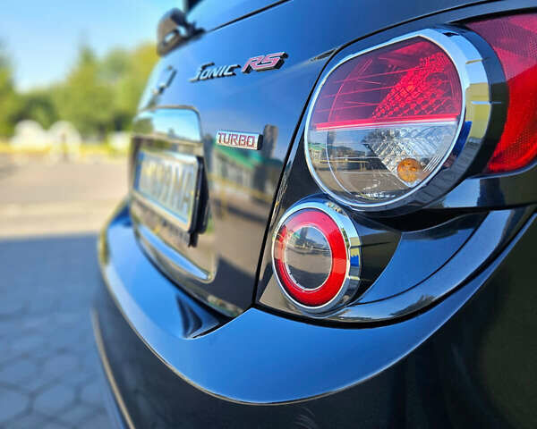 Черный Шевроле Соник, объемом двигателя 1.36 л и пробегом 144 тыс. км за 7500 $, фото 14 на Automoto.ua