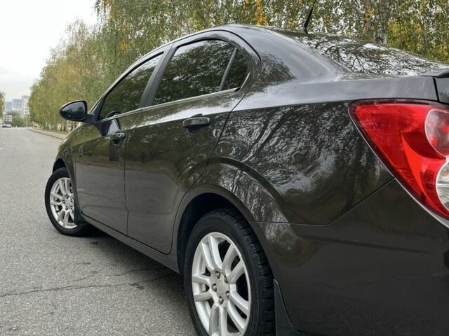 Черный Шевроле Соник, объемом двигателя 1.8 л и пробегом 137 тыс. км за 6500 $, фото 2 на Automoto.ua