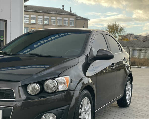 Чорний Шевроле Сонік, об'ємом двигуна 1.8 л та пробігом 138 тис. км за 6600 $, фото 3 на Automoto.ua