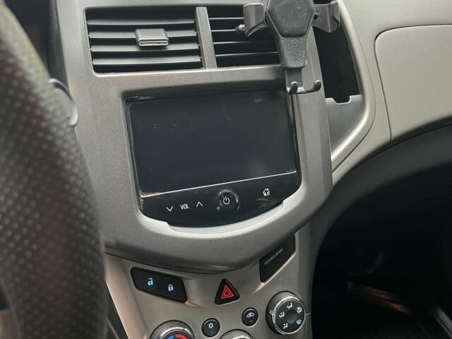 Черный Шевроле Соник, объемом двигателя 1.8 л и пробегом 137 тыс. км за 6500 $, фото 9 на Automoto.ua