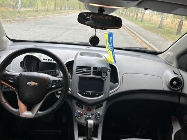 Черный Шевроле Соник, объемом двигателя 1.8 л и пробегом 137 тыс. км за 6500 $, фото 4 на Automoto.ua