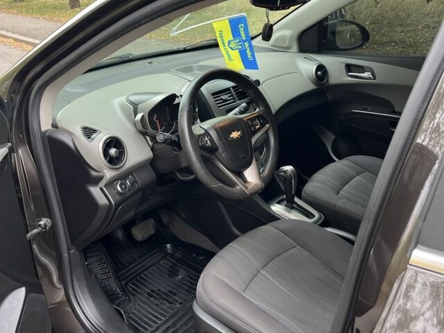 Черный Шевроле Соник, объемом двигателя 1.8 л и пробегом 137 тыс. км за 6500 $, фото 5 на Automoto.ua