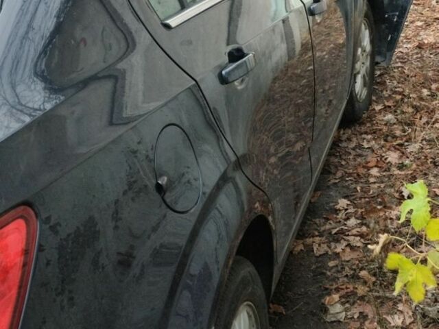 Черный Шевроле Соник, объемом двигателя 1.8 л и пробегом 87 тыс. км за 2500 $, фото 4 на Automoto.ua