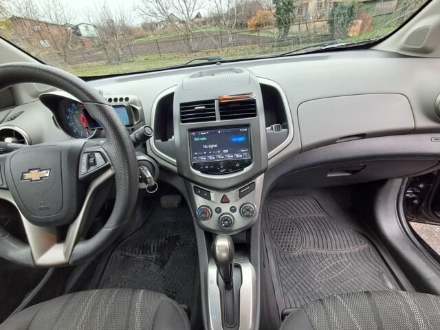 Черный Шевроле Соник, объемом двигателя 1.8 л и пробегом 101 тыс. км за 5400 $, фото 7 на Automoto.ua