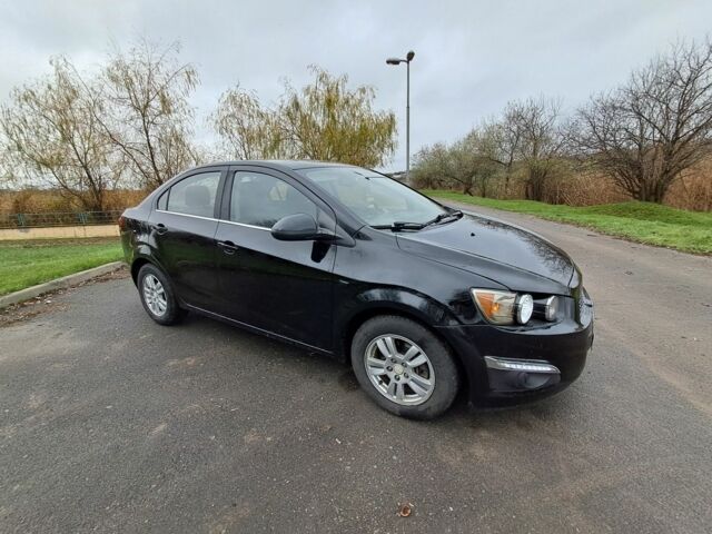 Черный Шевроле Соник, объемом двигателя 1.8 л и пробегом 101 тыс. км за 5400 $, фото 1 на Automoto.ua