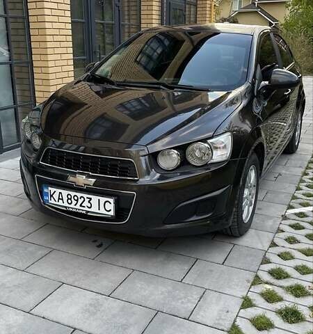 Коричневий Шевроле Сонік, об'ємом двигуна 1.8 л та пробігом 162 тис. км за 8300 $, фото 7 на Automoto.ua