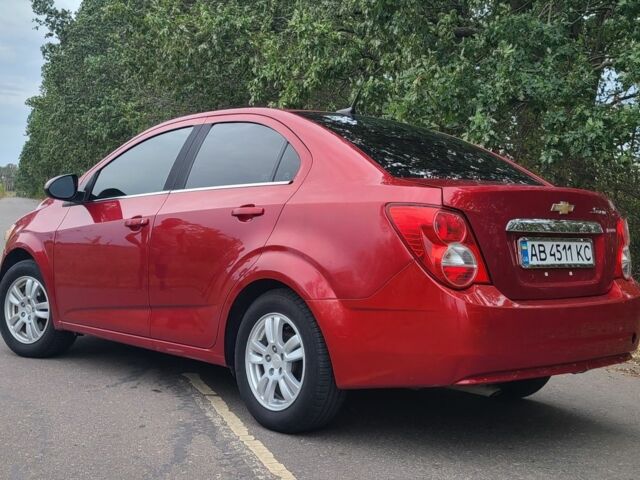 Красный Шевроле Соник, объемом двигателя 0 л и пробегом 179 тыс. км за 5999 $, фото 2 на Automoto.ua