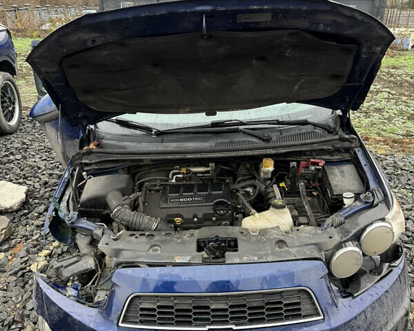 Шевроле Соник, объемом двигателя 1.4 л и пробегом 240 тыс. км за 2500 $, фото 3 на Automoto.ua