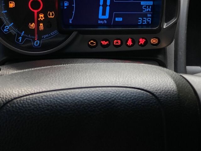 Серый Шевроле Соник, объемом двигателя 1.8 л и пробегом 247 тыс. км за 7300 $, фото 4 на Automoto.ua