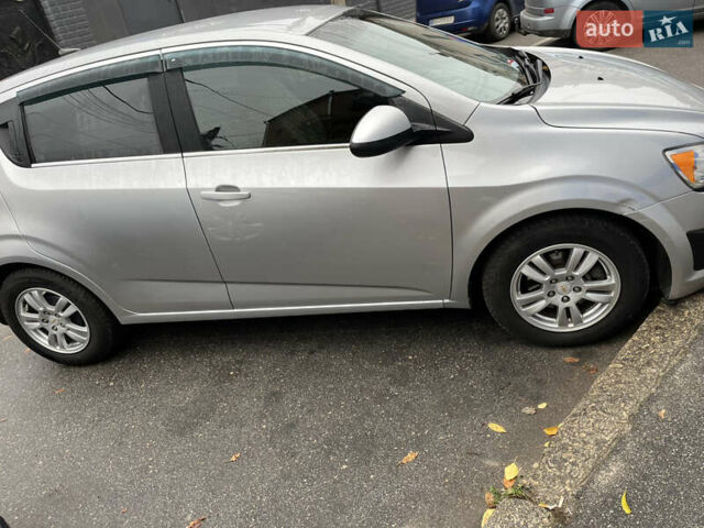 Сірий Шевроле Сонік, об'ємом двигуна 1.8 л та пробігом 147 тис. км за 5500 $, фото 2 на Automoto.ua
