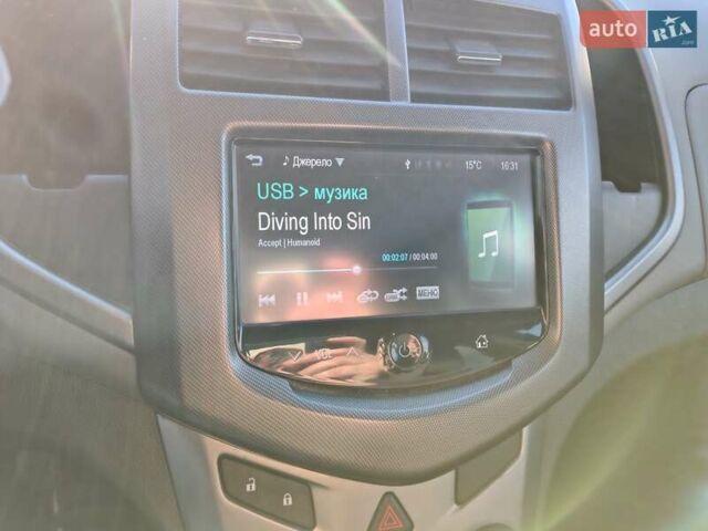 Серый Шевроле Соник, объемом двигателя 1.6 л и пробегом 163 тыс. км за 6000 $, фото 23 на Automoto.ua