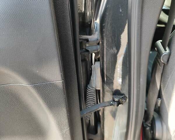 Серый Шевроле Соник, объемом двигателя 1.8 л и пробегом 220 тыс. км за 9000 $, фото 22 на Automoto.ua