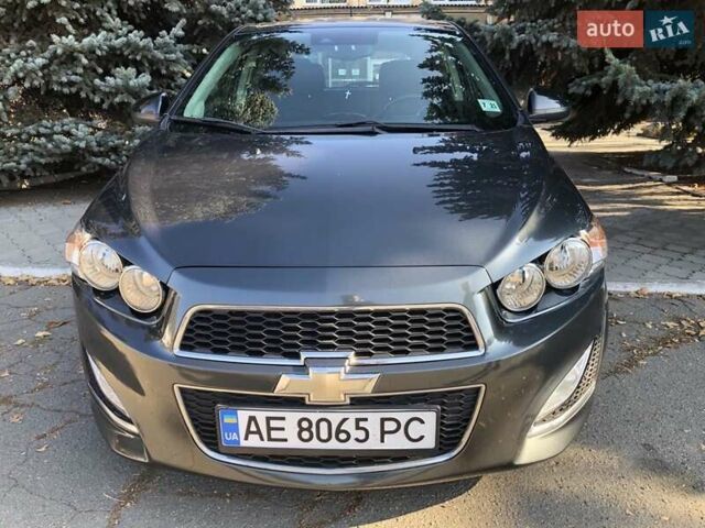 Серый Шевроле Соник, объемом двигателя 1.4 л и пробегом 85 тыс. км за 10500 $, фото 2 на Automoto.ua