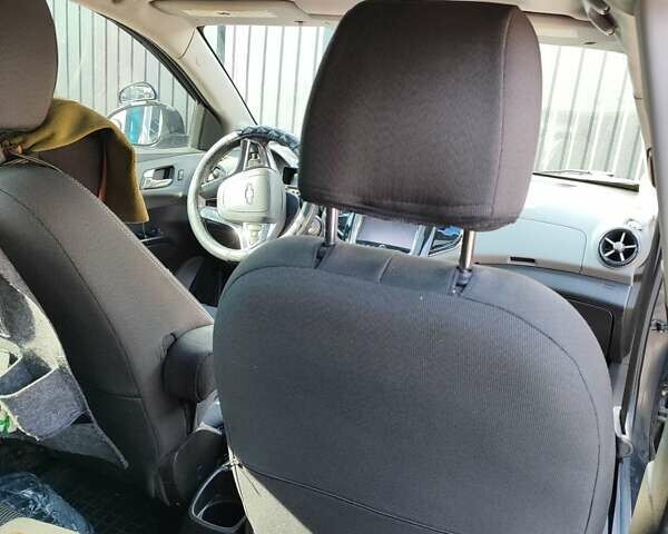 Серый Шевроле Соник, объемом двигателя 1.8 л и пробегом 220 тыс. км за 9000 $, фото 25 на Automoto.ua