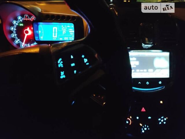 Серый Шевроле Соник, объемом двигателя 1.8 л и пробегом 220 тыс. км за 9000 $, фото 3 на Automoto.ua