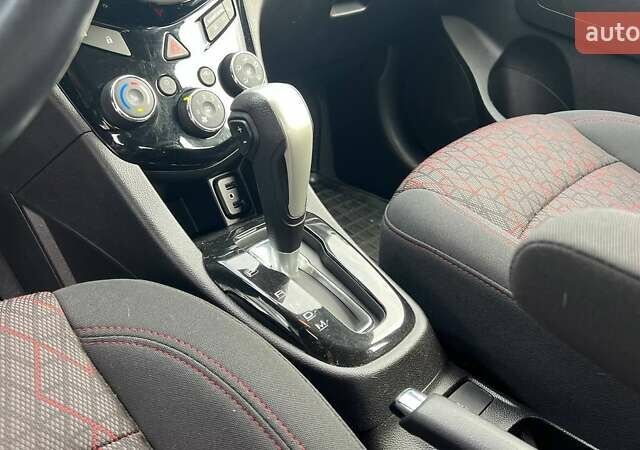 Серый Шевроле Соник, объемом двигателя 1.36 л и пробегом 46 тыс. км за 9990 $, фото 21 на Automoto.ua