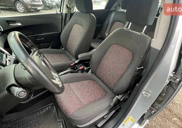 Серый Шевроле Соник, объемом двигателя 1.36 л и пробегом 46 тыс. км за 9990 $, фото 8 на Automoto.ua