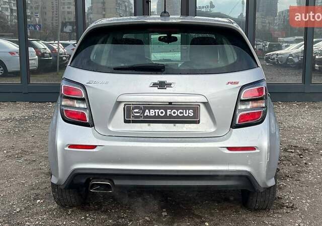 Серый Шевроле Соник, объемом двигателя 1.36 л и пробегом 46 тыс. км за 9990 $, фото 4 на Automoto.ua