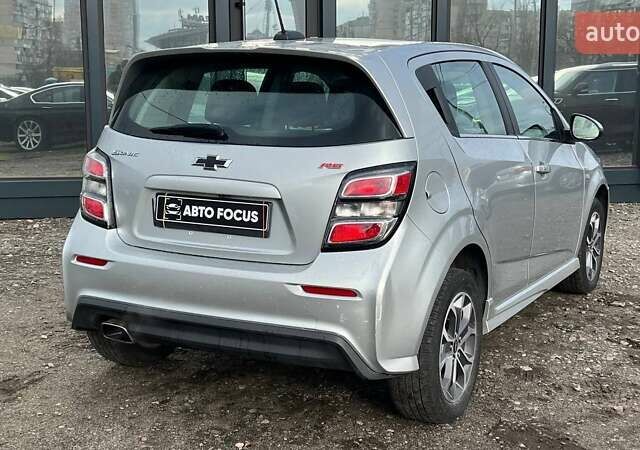 Серый Шевроле Соник, объемом двигателя 1.36 л и пробегом 46 тыс. км за 9990 $, фото 7 на Automoto.ua