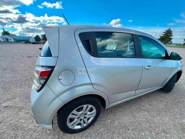 Серый Шевроле Соник, объемом двигателя 1.4 л и пробегом 33 тыс. км за 1500 $, фото 4 на Automoto.ua