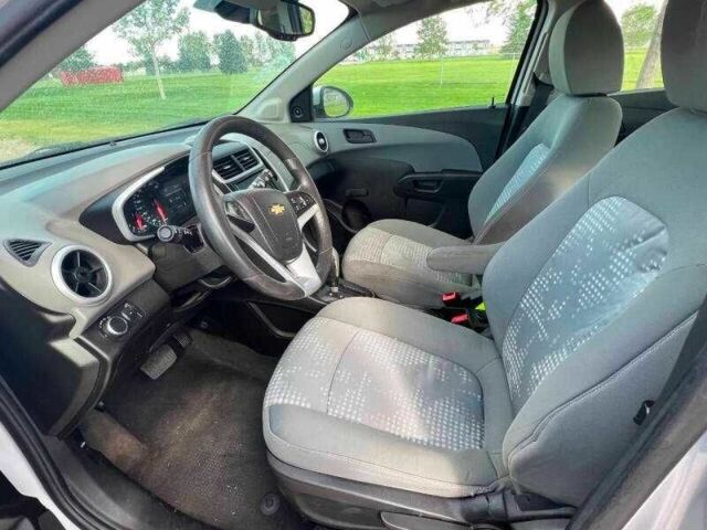 Серый Шевроле Соник, объемом двигателя 1.4 л и пробегом 33 тыс. км за 1500 $, фото 7 на Automoto.ua