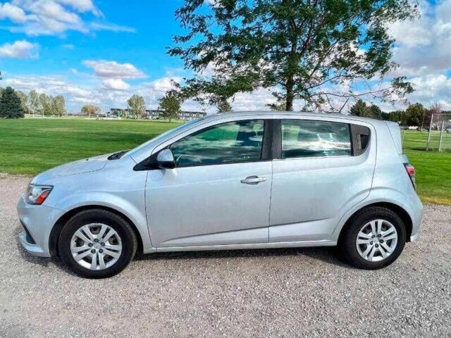 Серый Шевроле Соник, объемом двигателя 1.4 л и пробегом 33 тыс. км за 1500 $, фото 1 на Automoto.ua