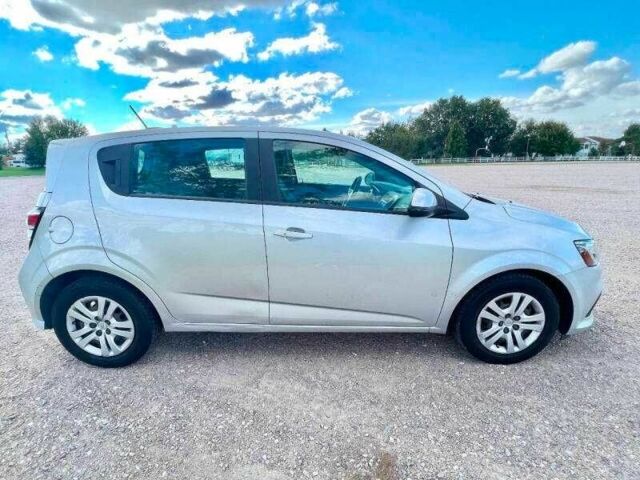 Серый Шевроле Соник, объемом двигателя 1.4 л и пробегом 33 тыс. км за 1500 $, фото 5 на Automoto.ua