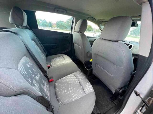 Серый Шевроле Соник, объемом двигателя 1.4 л и пробегом 33 тыс. км за 1500 $, фото 10 на Automoto.ua