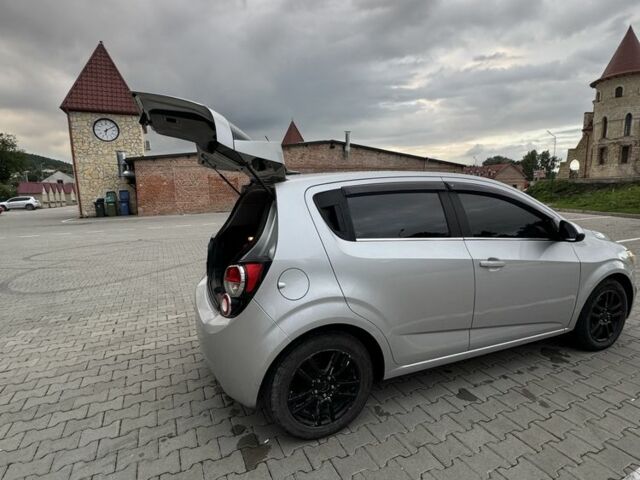 Серый Шевроле Соник, объемом двигателя 1.8 л и пробегом 251 тыс. км за 5950 $, фото 22 на Automoto.ua