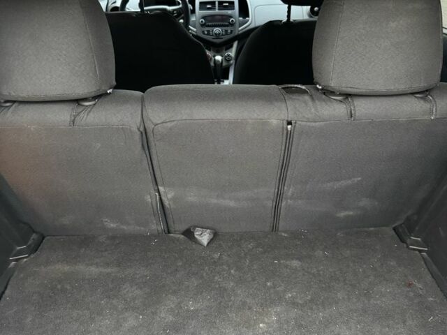 Серый Шевроле Соник, объемом двигателя 1.8 л и пробегом 251 тыс. км за 5950 $, фото 20 на Automoto.ua