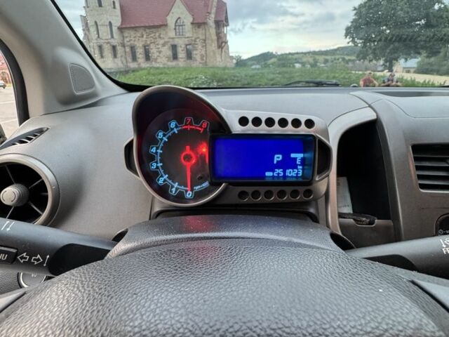 Серый Шевроле Соник, объемом двигателя 1.8 л и пробегом 251 тыс. км за 5950 $, фото 12 на Automoto.ua