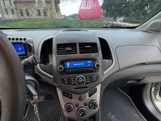 Серый Шевроле Соник, объемом двигателя 1.8 л и пробегом 251 тыс. км за 5950 $, фото 13 на Automoto.ua