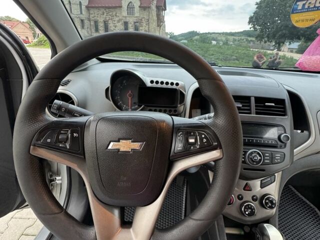 Серый Шевроле Соник, объемом двигателя 1.8 л и пробегом 251 тыс. км за 5950 $, фото 10 на Automoto.ua
