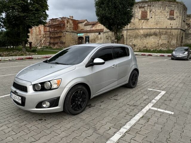 Серый Шевроле Соник, объемом двигателя 1.8 л и пробегом 251 тыс. км за 5950 $, фото 2 на Automoto.ua