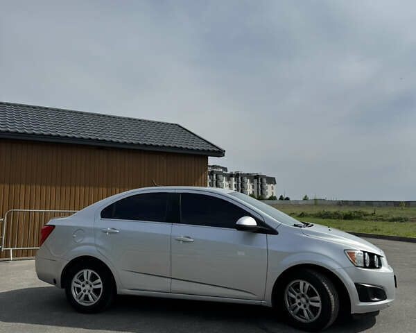 Сірий Шевроле Сонік, об'ємом двигуна 1.4 л та пробігом 226 тис. км за 5900 $, фото 2 на Automoto.ua