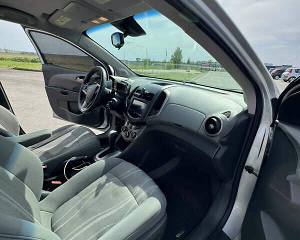 Сірий Шевроле Сонік, об'ємом двигуна 1.4 л та пробігом 226 тис. км за 5900 $, фото 10 на Automoto.ua