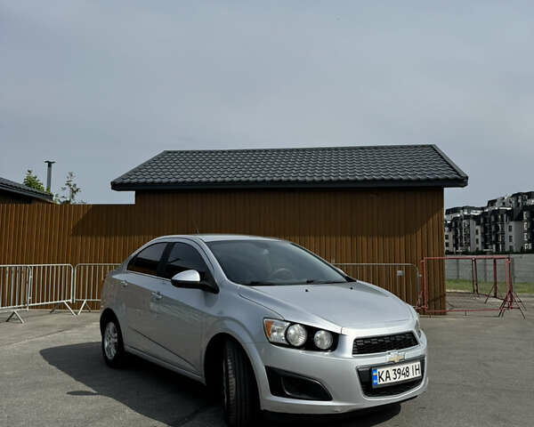 Сірий Шевроле Сонік, об'ємом двигуна 1.4 л та пробігом 226 тис. км за 5900 $, фото 4 на Automoto.ua
