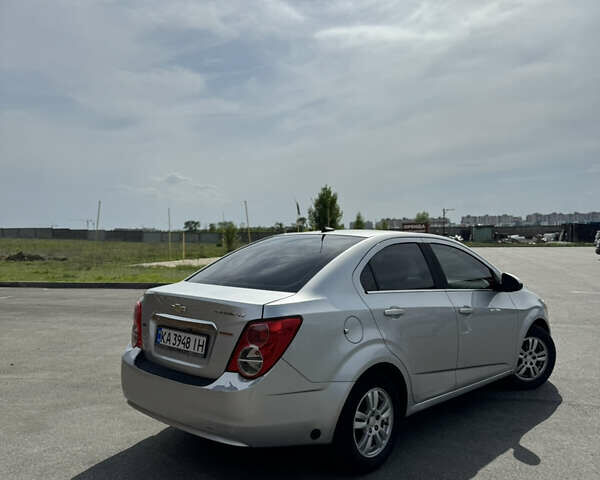 Сірий Шевроле Сонік, об'ємом двигуна 1.4 л та пробігом 226 тис. км за 5900 $, фото 6 на Automoto.ua