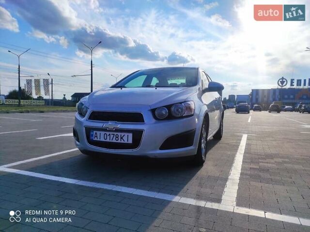 Серый Шевроле Соник, объемом двигателя 1.8 л и пробегом 174 тыс. км за 6500 $, фото 4 на Automoto.ua
