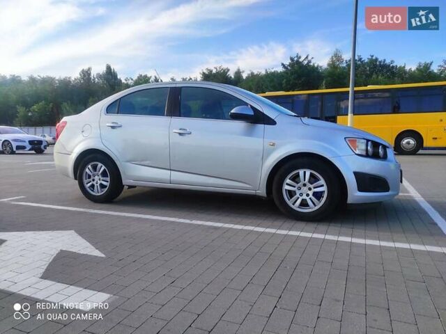 Серый Шевроле Соник, объемом двигателя 1.8 л и пробегом 174 тыс. км за 6500 $, фото 11 на Automoto.ua