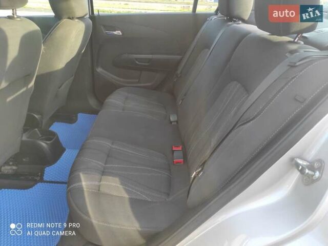 Серый Шевроле Соник, объемом двигателя 1.8 л и пробегом 174 тыс. км за 6500 $, фото 22 на Automoto.ua