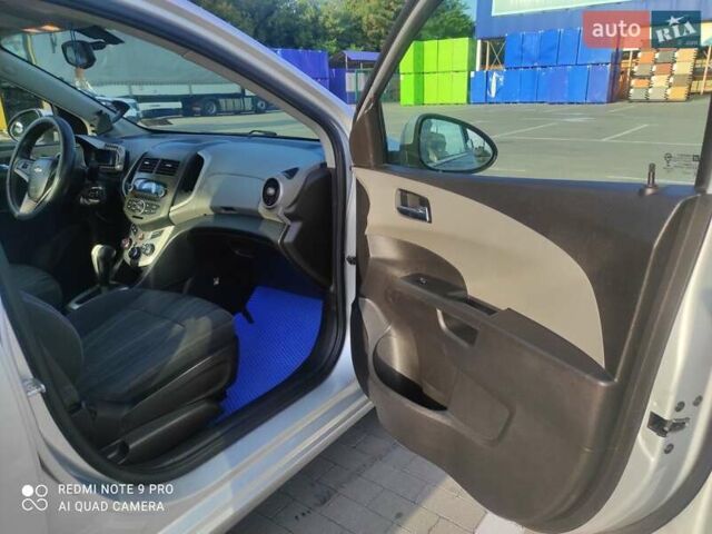 Серый Шевроле Соник, объемом двигателя 1.8 л и пробегом 174 тыс. км за 6500 $, фото 20 на Automoto.ua