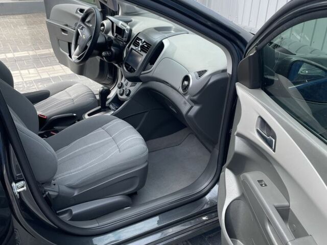 Сірий Шевроле Сонік, об'ємом двигуна 1.8 л та пробігом 173 тис. км за 6600 $, фото 12 на Automoto.ua